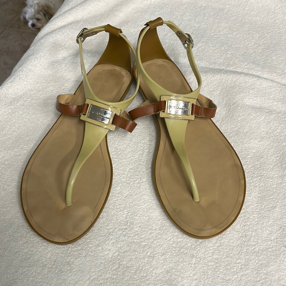 BCBG G ENERATION SANDALS